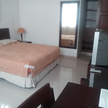 Hotel Cuarta Avenida カリ エクステリア 写真