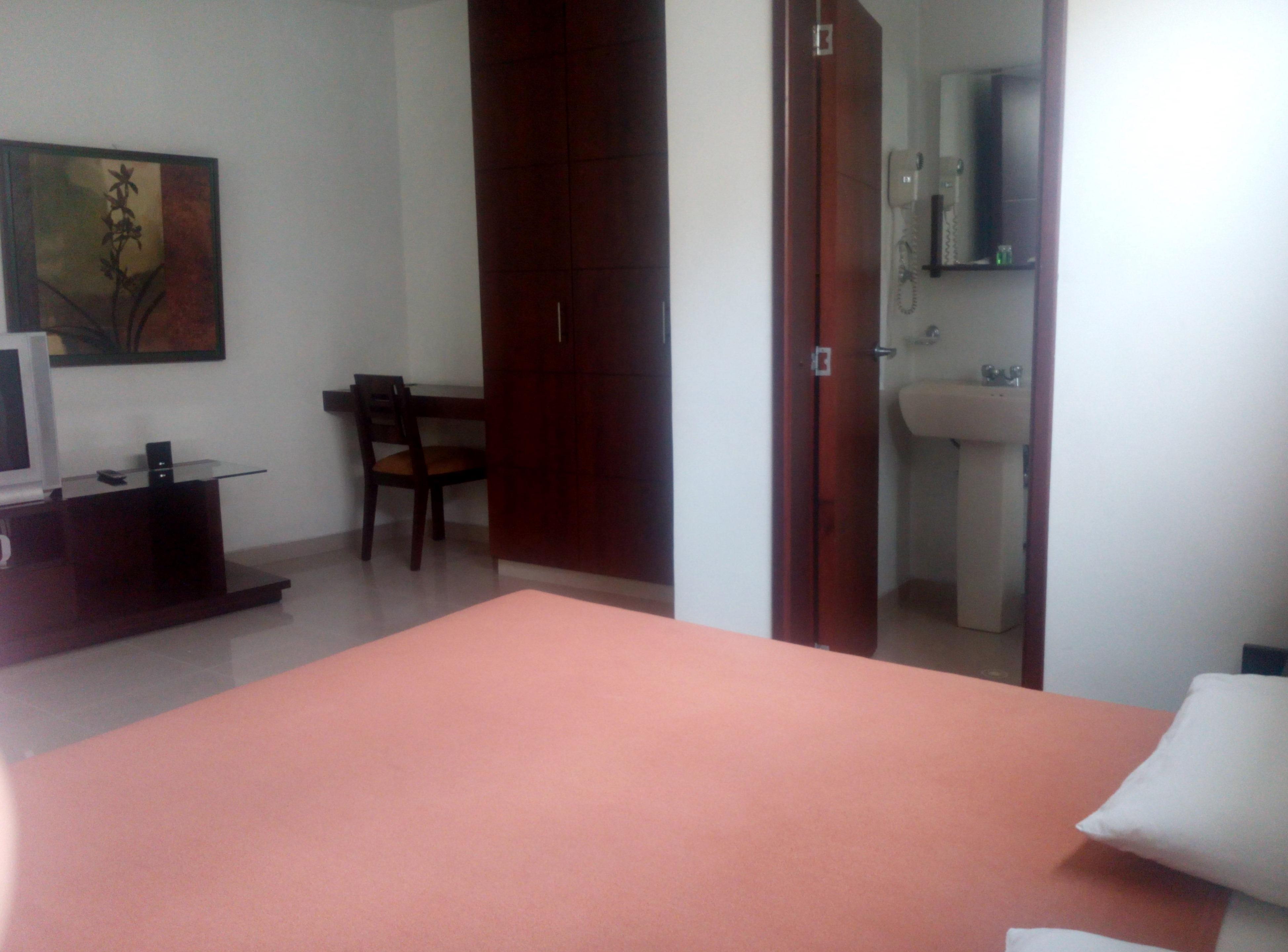 Hotel Cuarta Avenida カリ エクステリア 写真
