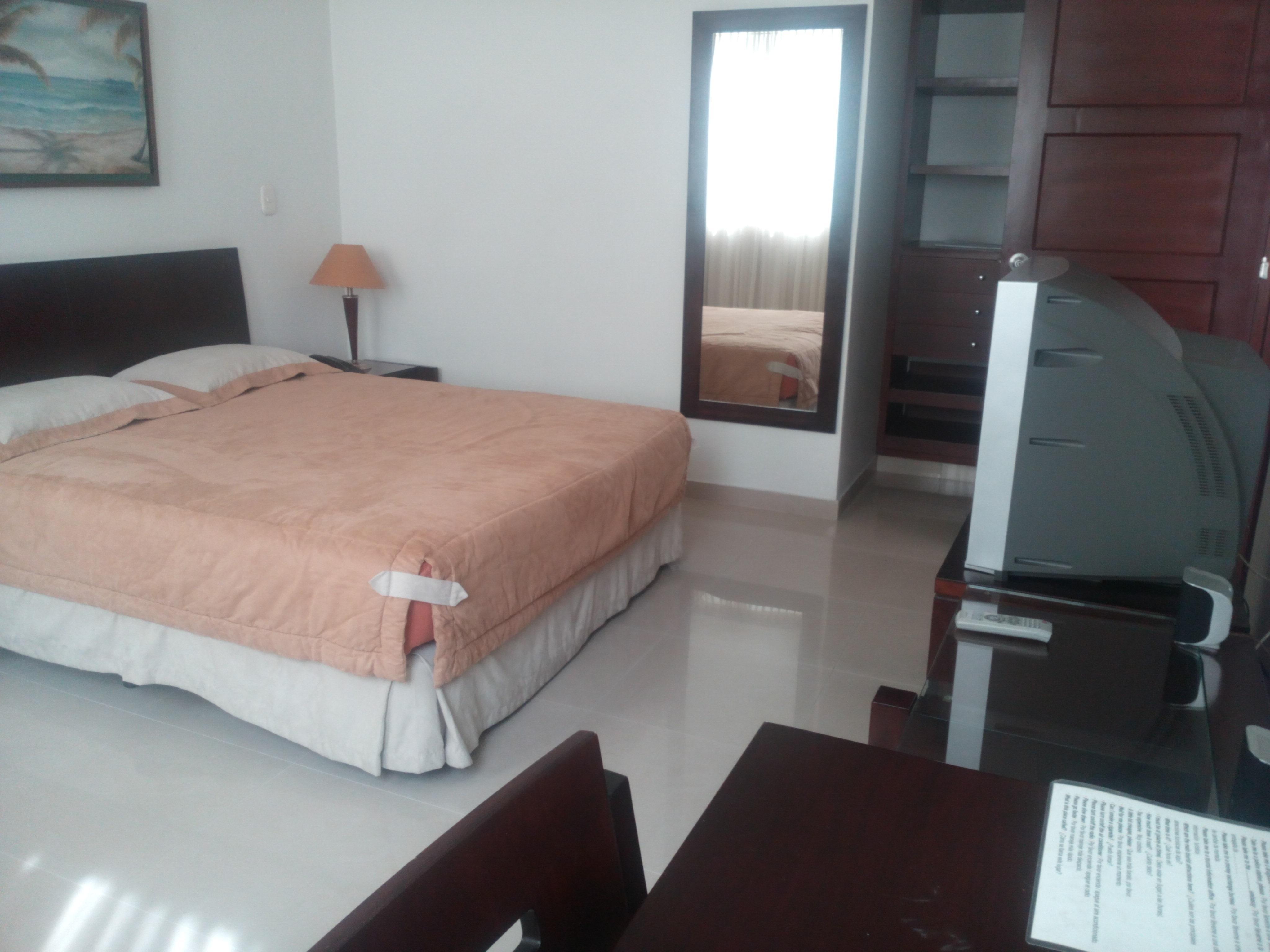 Hotel Cuarta Avenida カリ エクステリア 写真
