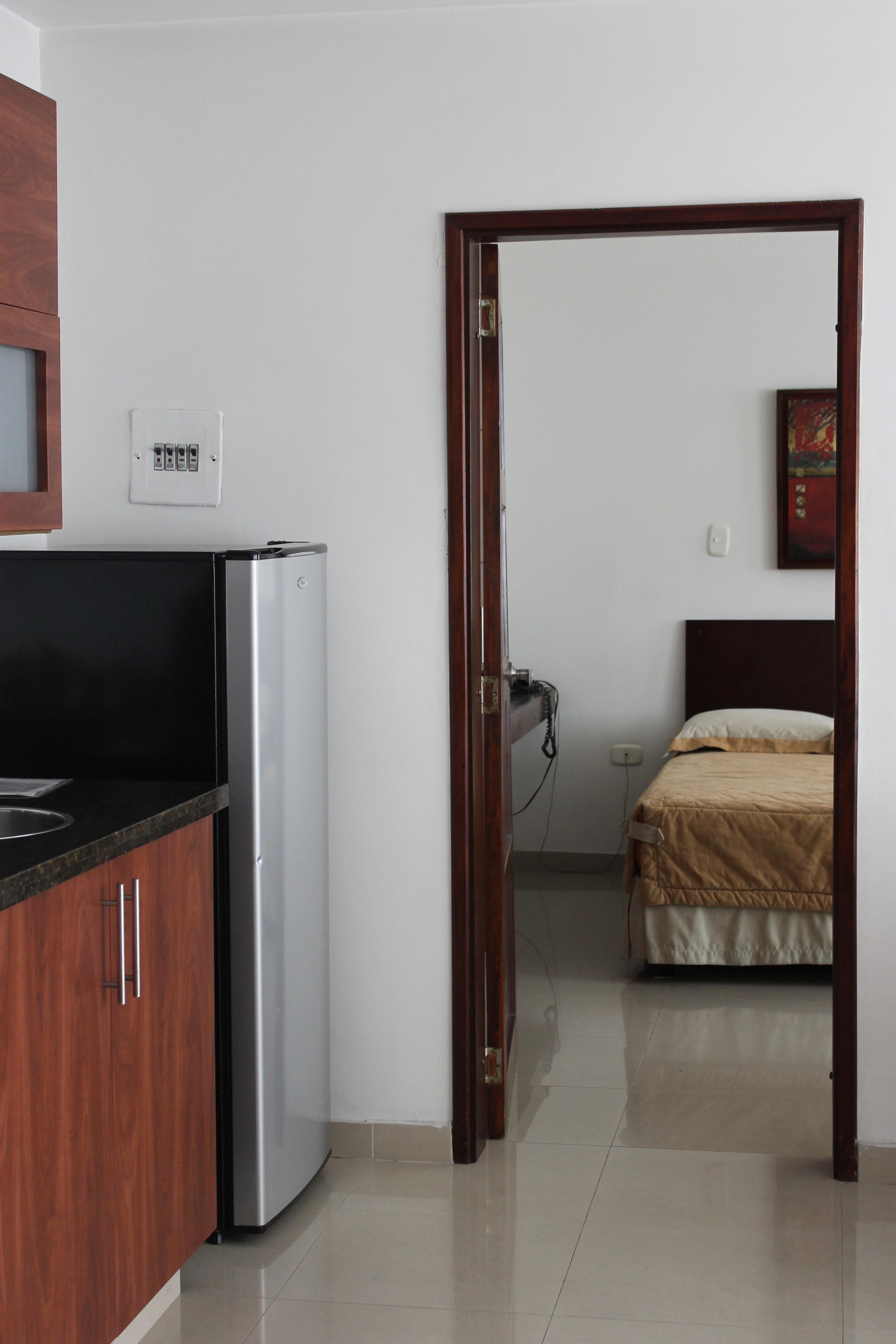 Hotel Cuarta Avenida カリ エクステリア 写真