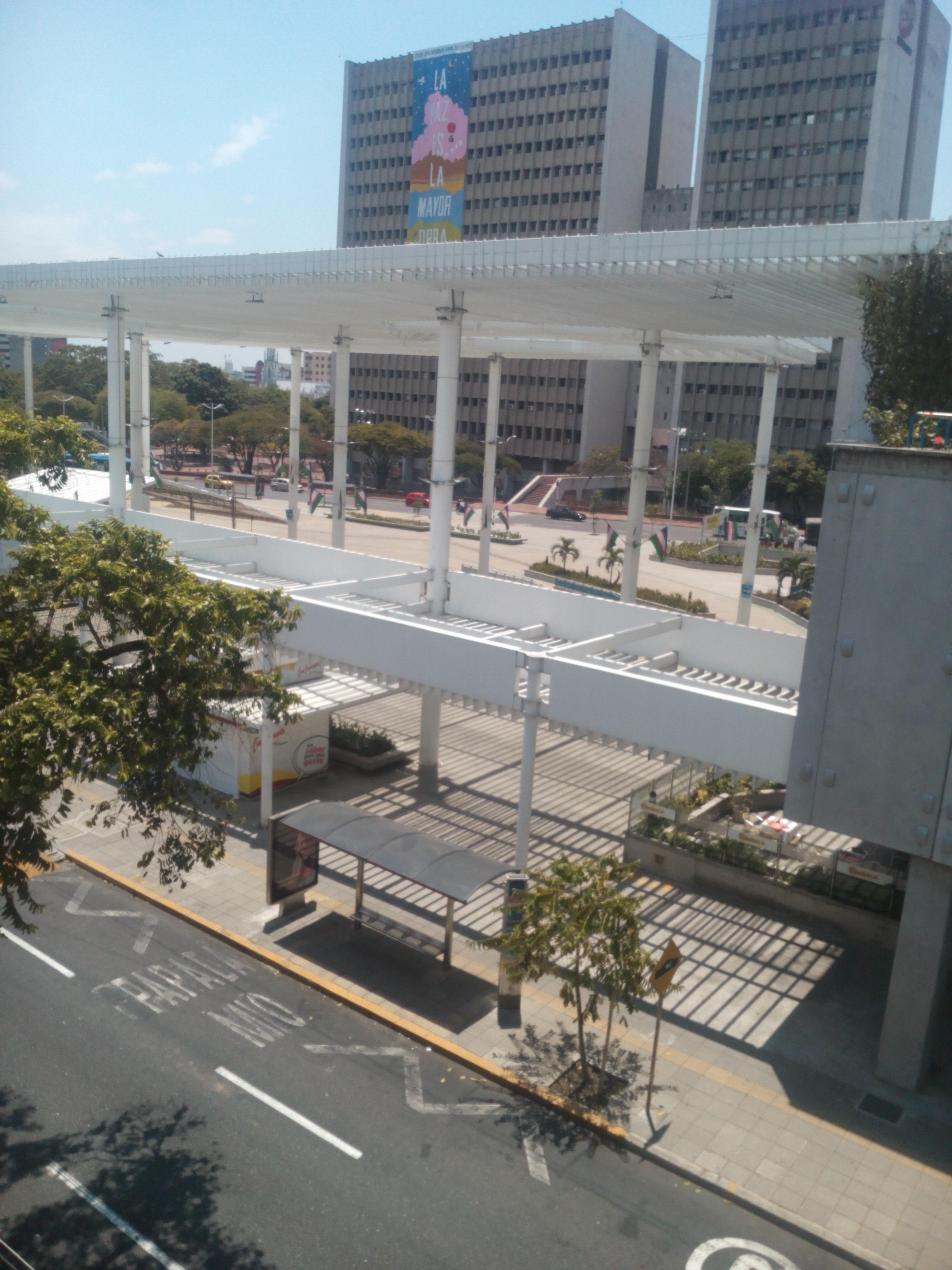 Hotel Cuarta Avenida カリ エクステリア 写真