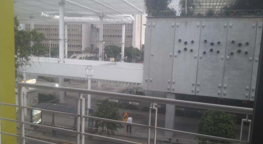 Hotel Cuarta Avenida カリ エクステリア 写真