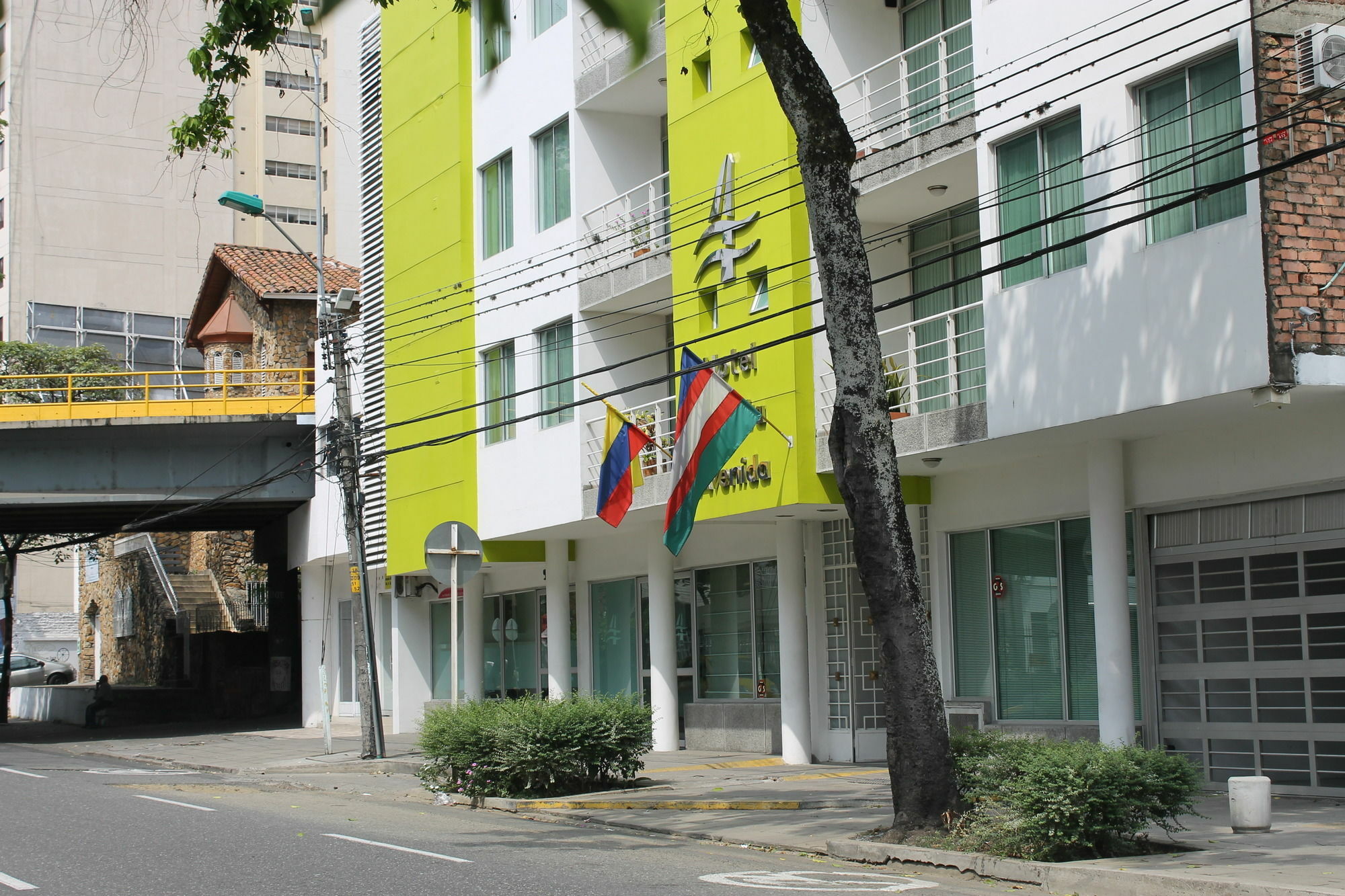 Hotel Cuarta Avenida カリ エクステリア 写真